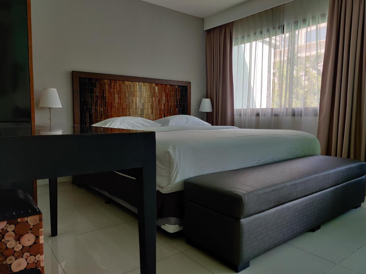 Check In Saladaeng (adults Only) Guest house